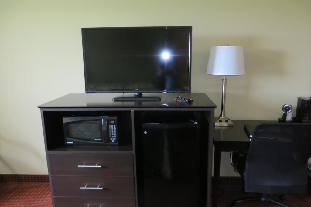 Super 8 By Wyndham Grinnell Ia Ngoại thất bức ảnh