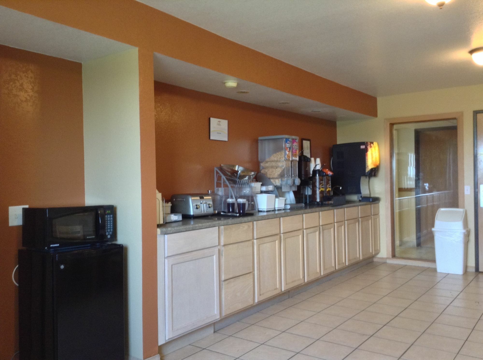 Super 8 By Wyndham Grinnell Ia Ngoại thất bức ảnh